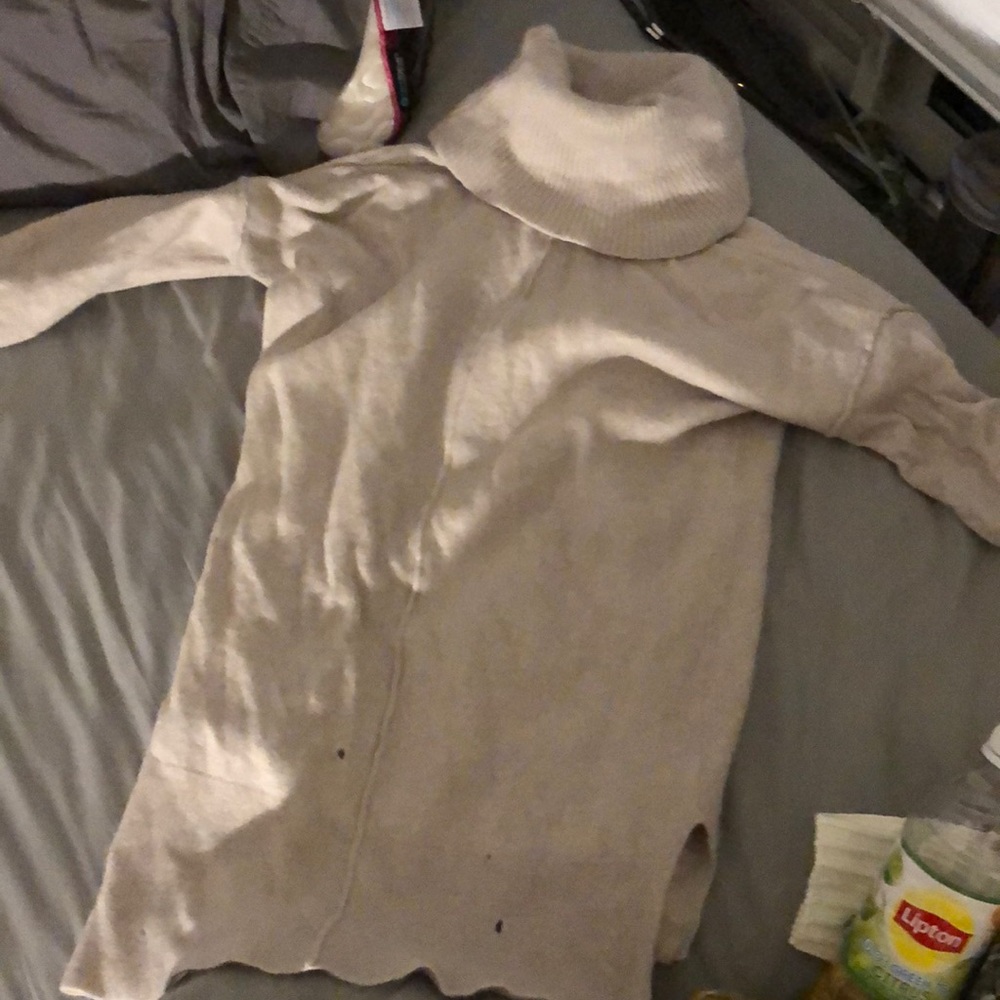 Beige cashmere sweater